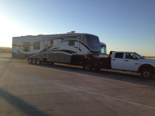 Fifth wheel trailer transport